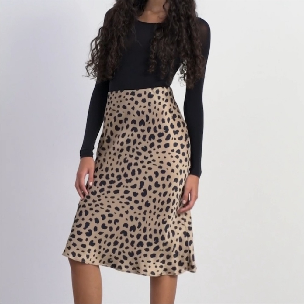 Réalisation Par Naomi wild things midi skirt size S